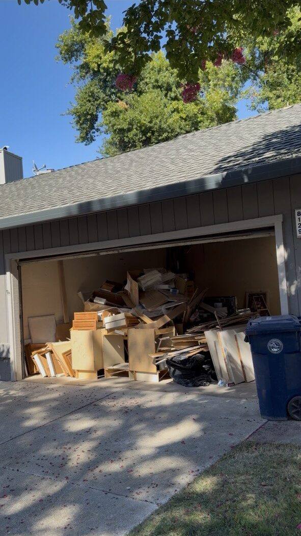 Before MZM junk removal &mdash; Garage Cleanout — Roseville, CA