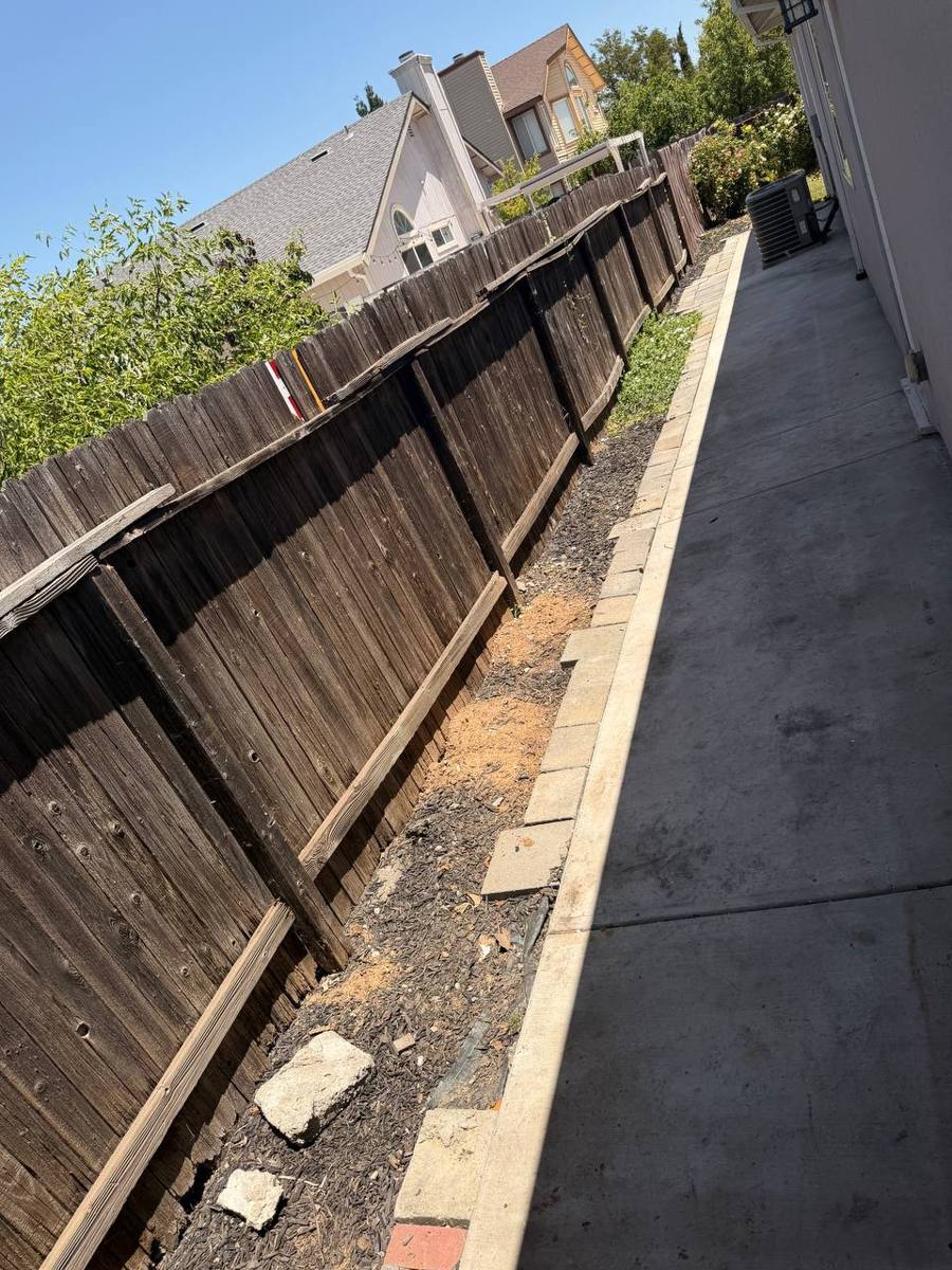 After MZM junk removal &mdash; Walkway Cleanout — Roseville, CA